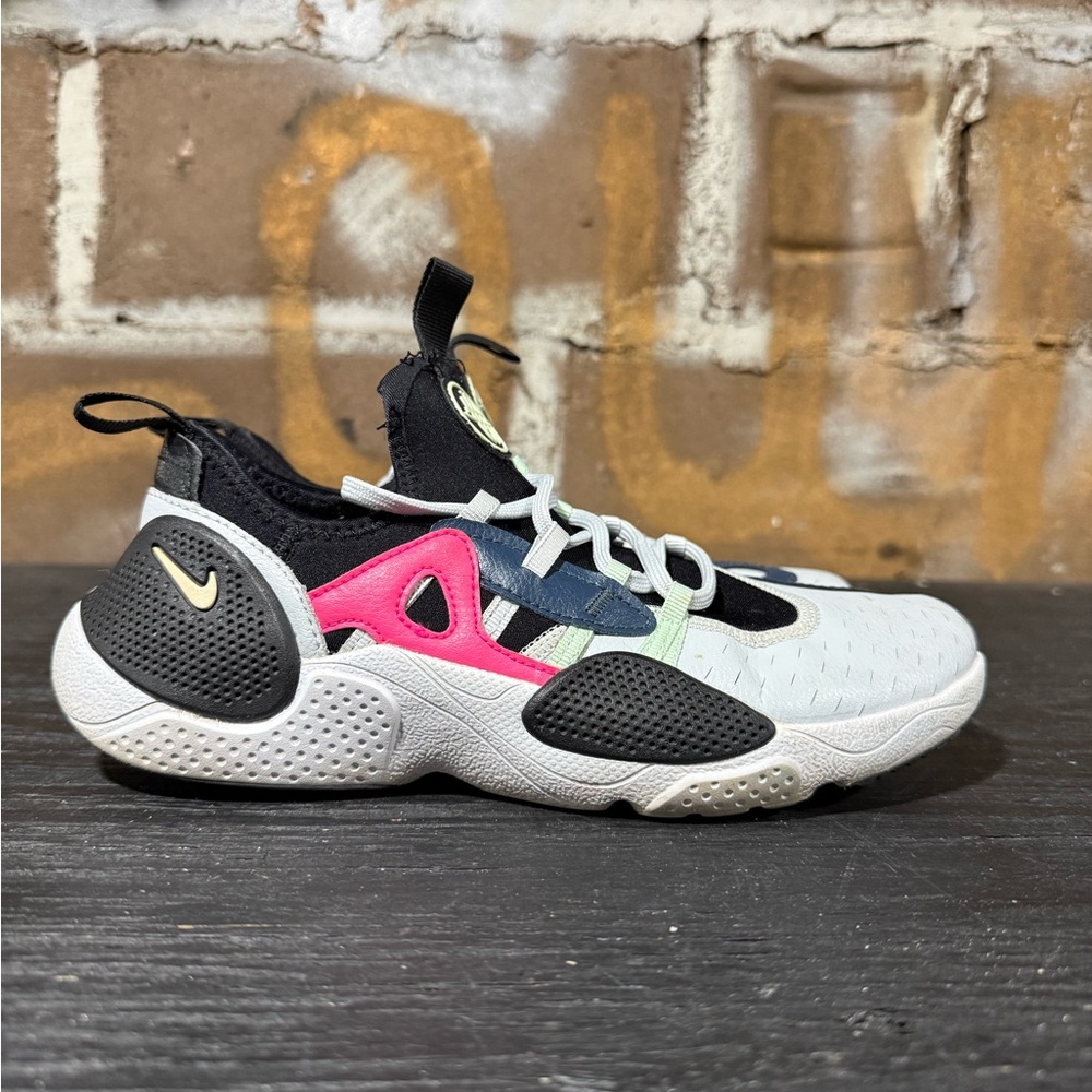 Nike Huarache E.D.G.E. GS Pure Platinum Youth Size 6Y